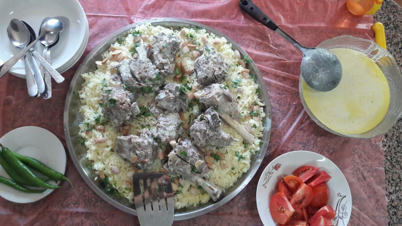 Mhna * ‘Ajlūn